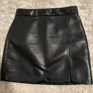 Aritzia Wilfred vegan leather mini skirt